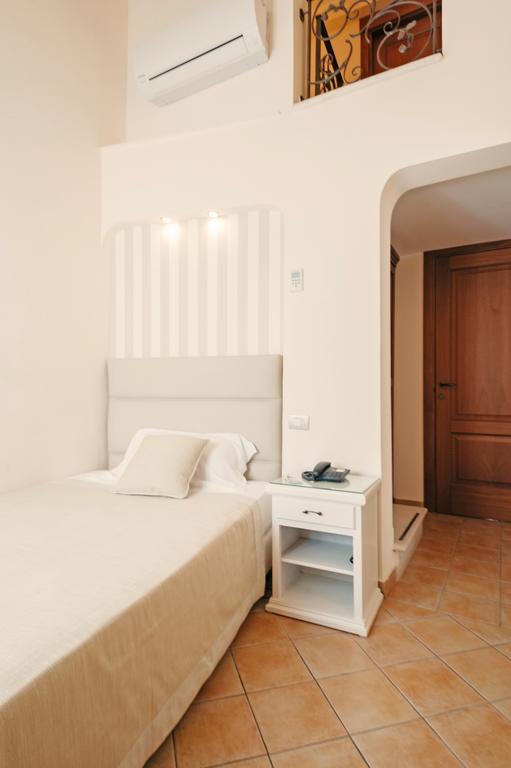 Hotel L'Arcangelo - Boutique Hotel Таранто Екстериор снимка